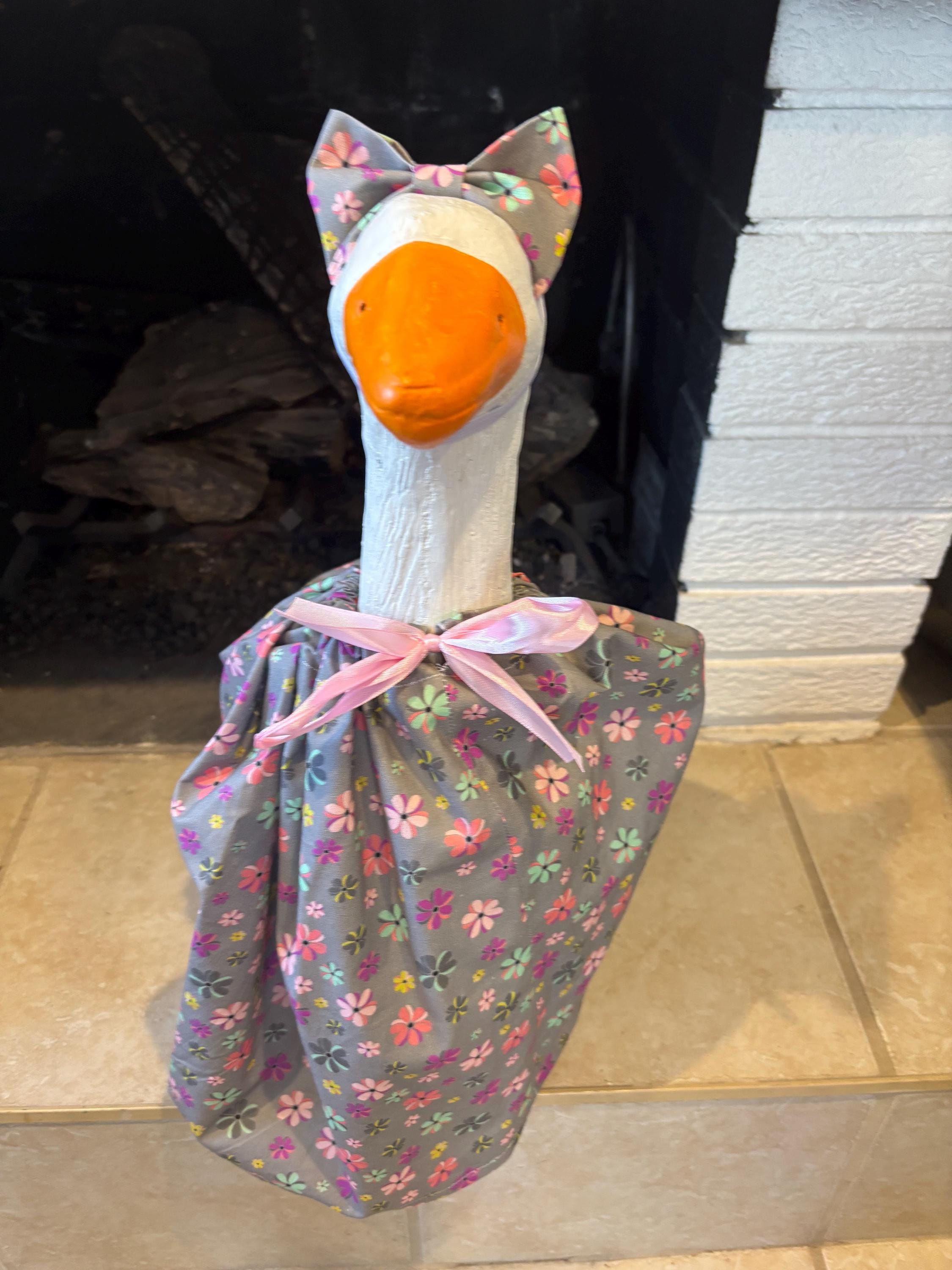 Flower Print Porch Goose Outfit