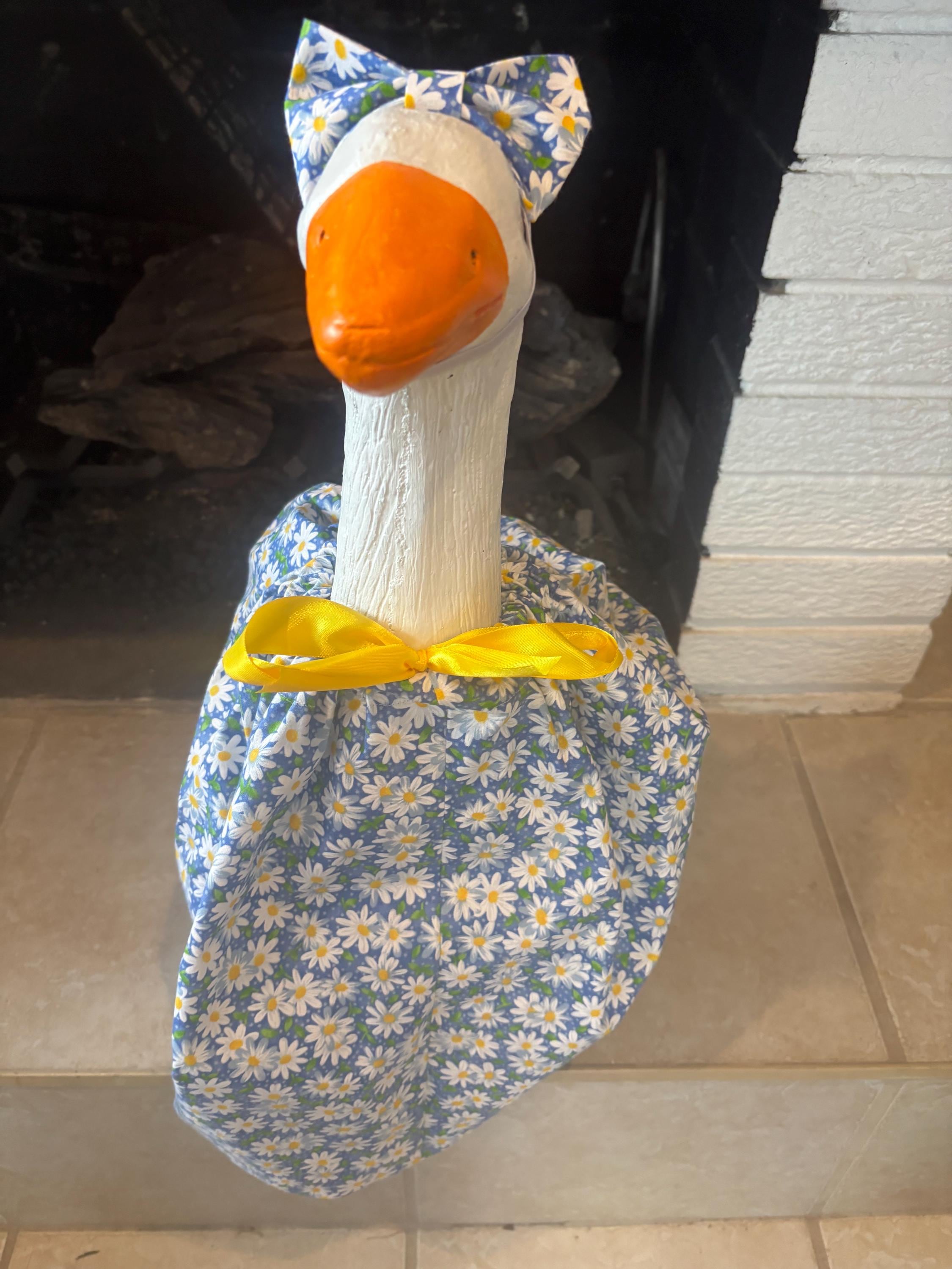 Flower Print Porch Goose Outfit
