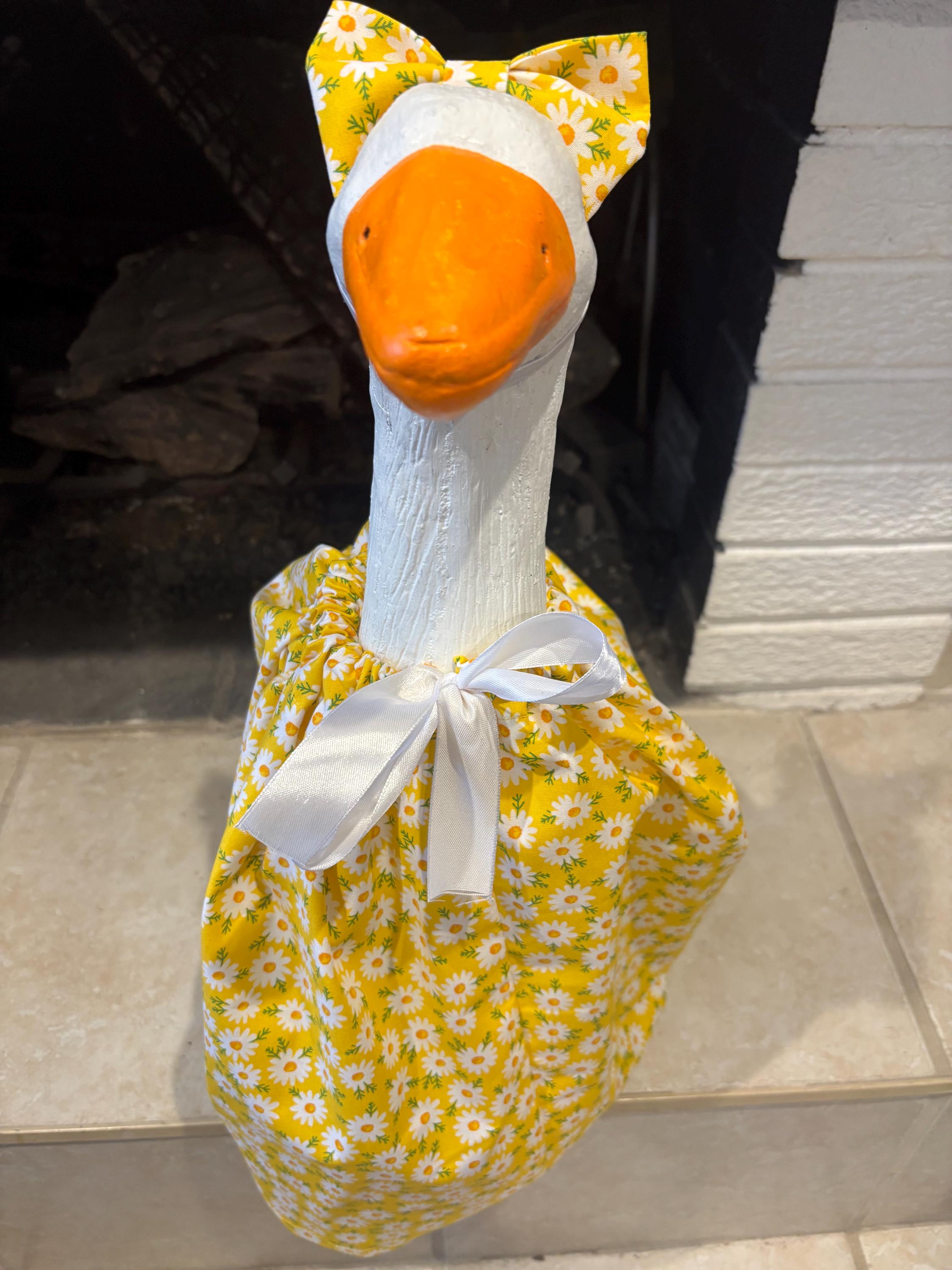 Flower Print Porch Goose Outfit